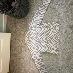 Carmen Marc Valvo Gray Zebra Print Turtleneck Sweater